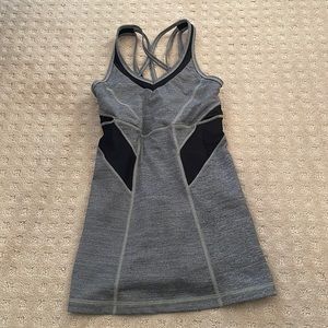 size 2 lululemon grey tank top